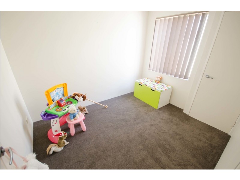 13/11 Carnation Street, Canning Vale WA 6155