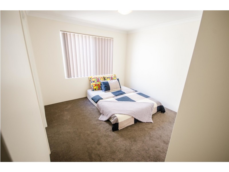 13/11 Carnation Street, Canning Vale WA 6155