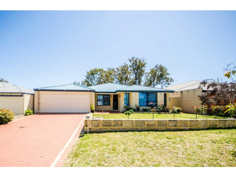 44 Salesian Court, Queens Park WA 6107