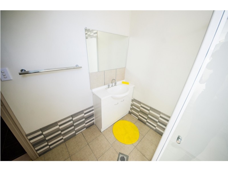 24 Sixth Road, Armadale WA 6112