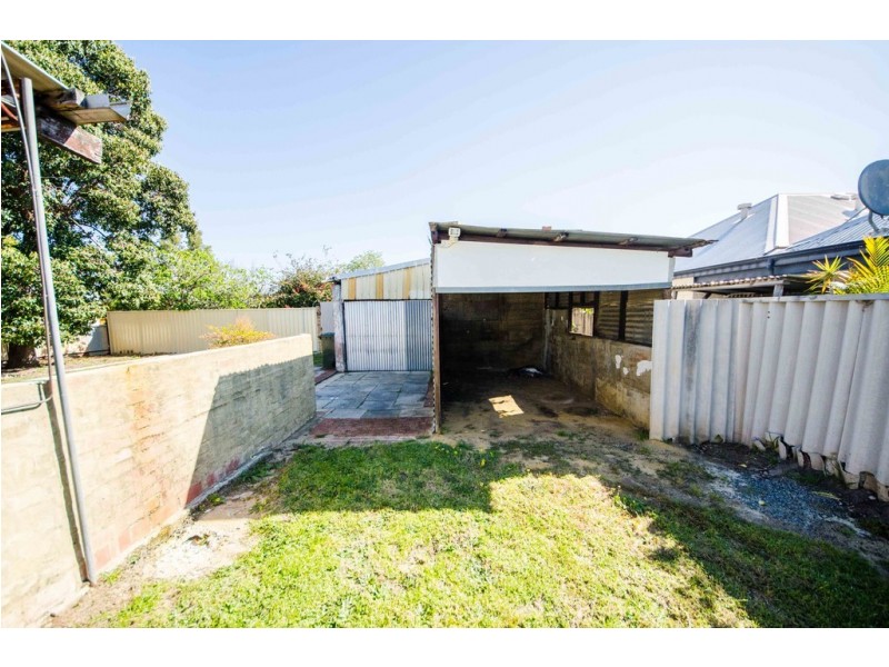 24 Sixth Road, Armadale WA 6112