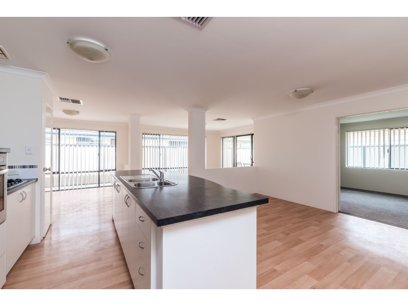 6 Atkinson Way, Canning Vale WA 6155