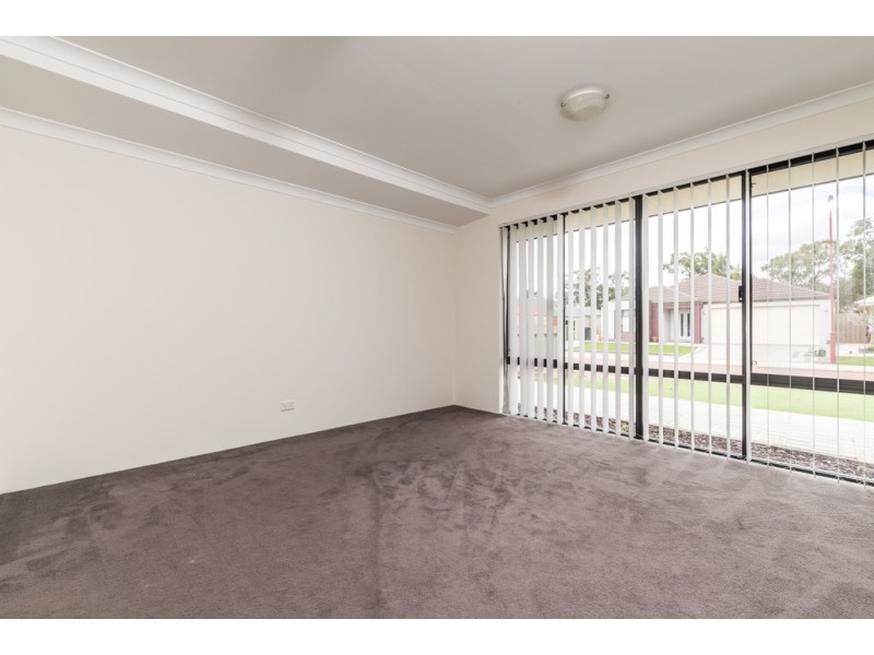 6 Atkinson Way, Canning Vale WA 6155