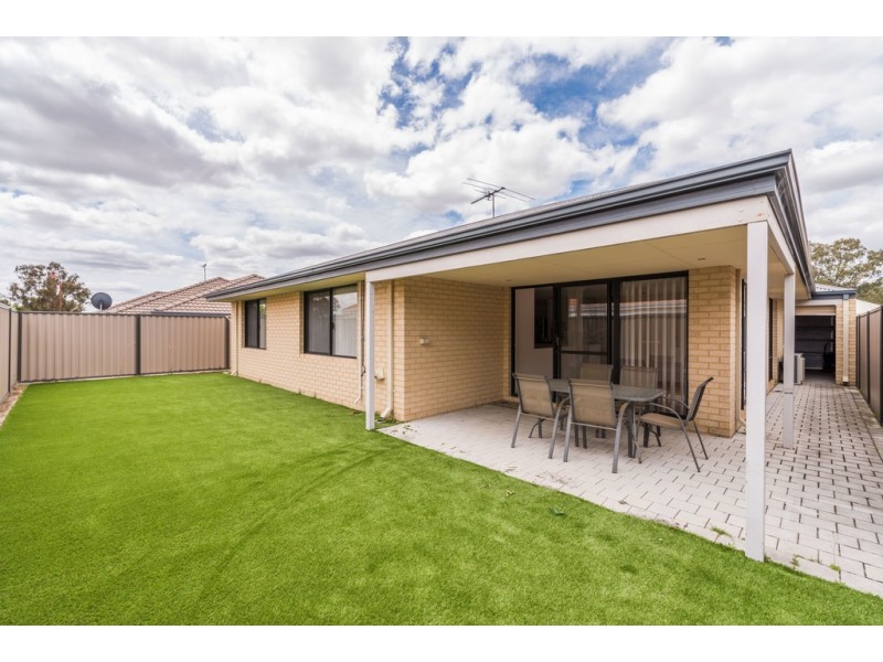 6 Atkinson Way, Canning Vale WA 6155