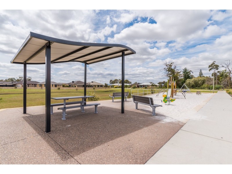 6 Atkinson Way, Canning Vale WA 6155