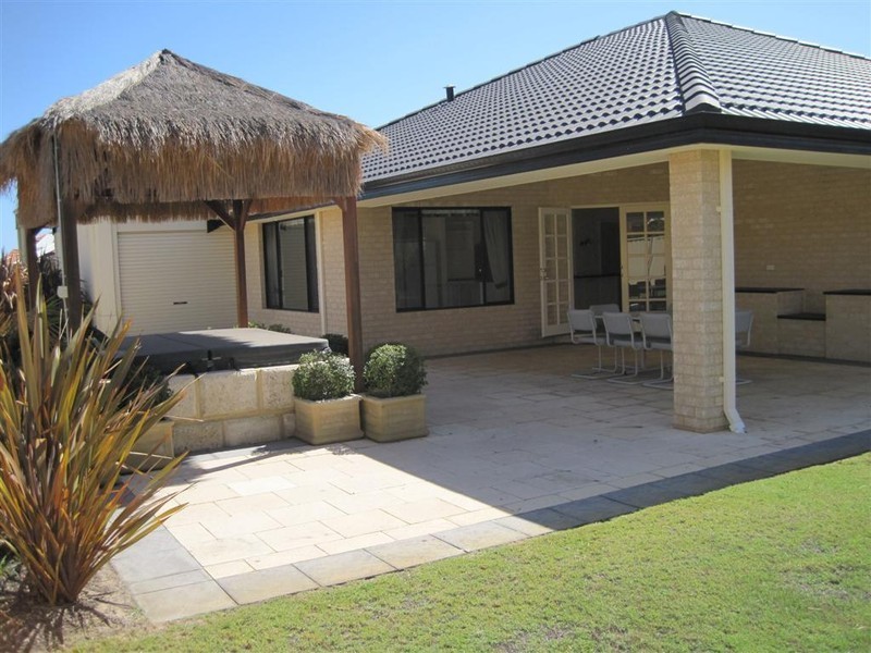 12 McInnes Way, Canning Vale WA 6155