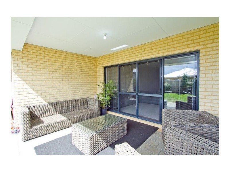 4 Bradshaw Street, Canning Vale WA 6155