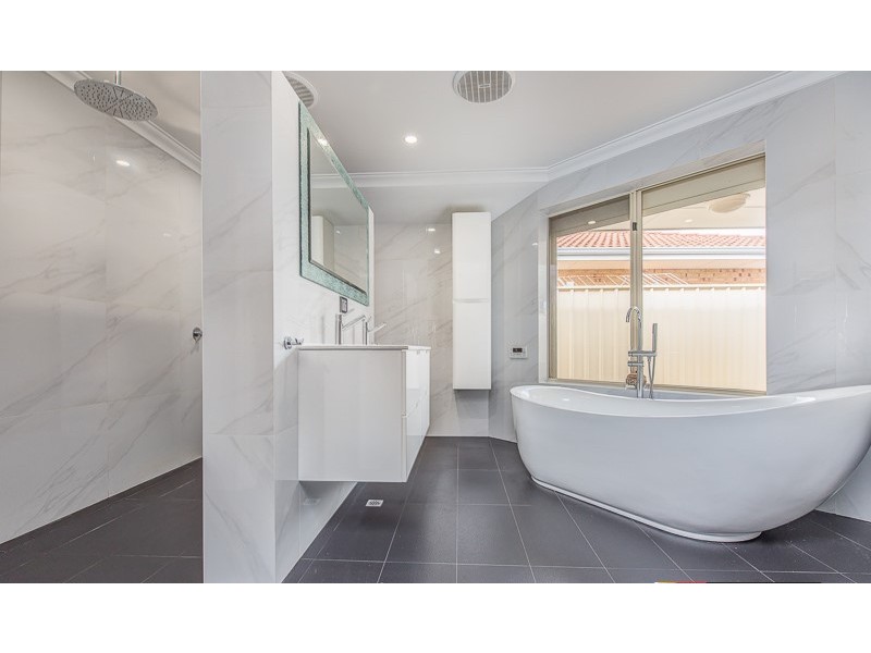 36 Ashridge Turn, Canning Vale WA 6155
