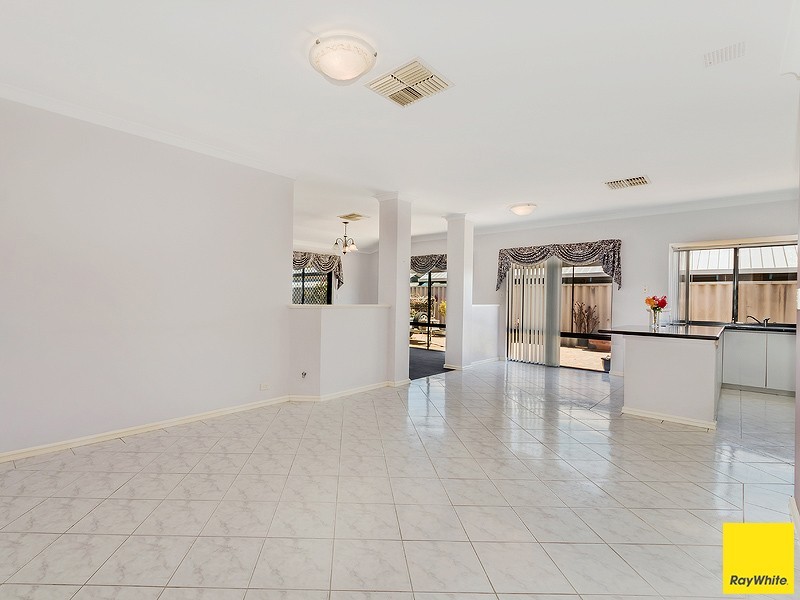 18 Madden Place, Huntingdale WA 6110