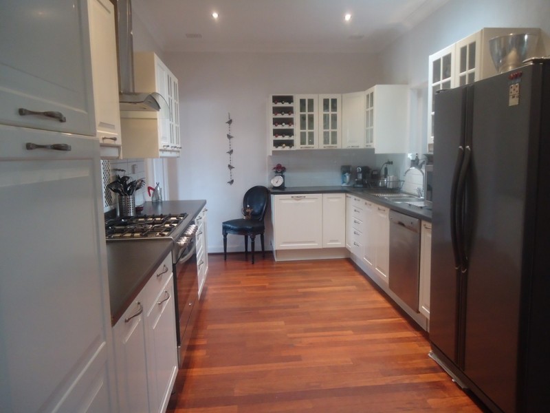 3 Myra Place, Shelley WA 6148