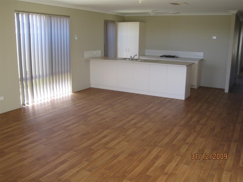 25 Tipperary Bend, Canning Vale WA 6155