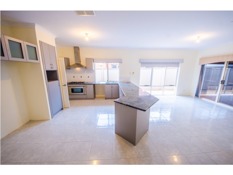 17 Millstream Drive, Southern River WA 6110