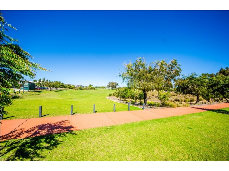 3 Bordeaux Parade, Piara Waters WA 6112