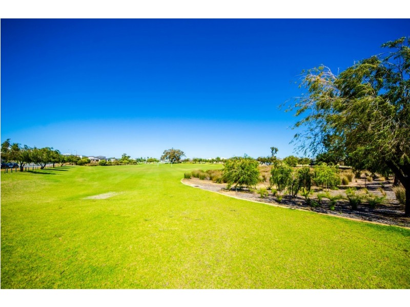 3 Bordeaux Parade, Piara Waters WA 6112