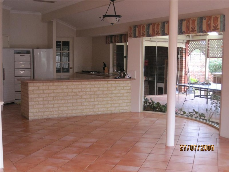 14 Solway Green, Canning Vale WA 6155