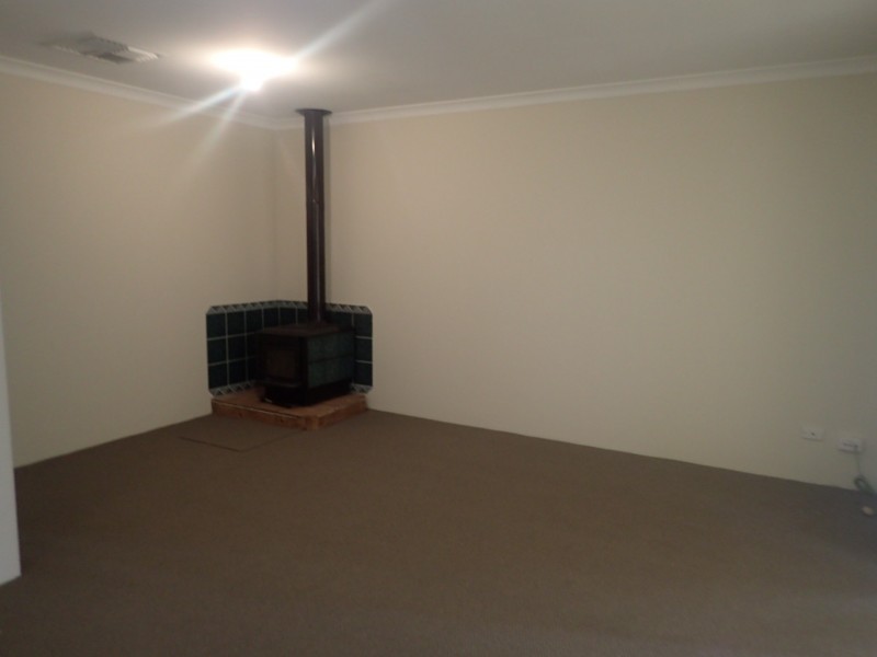 34 Farmer Avenue, Brookdale WA 6112