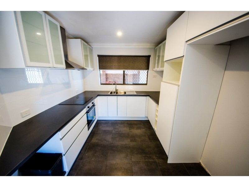 31 Dealy Close, Cannington WA 6107