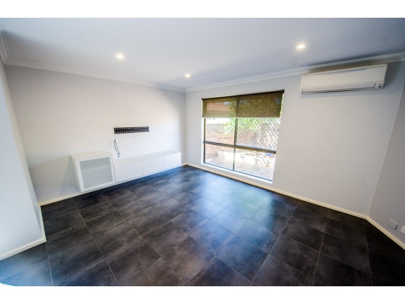 31 Dealy Close, Cannington WA 6107