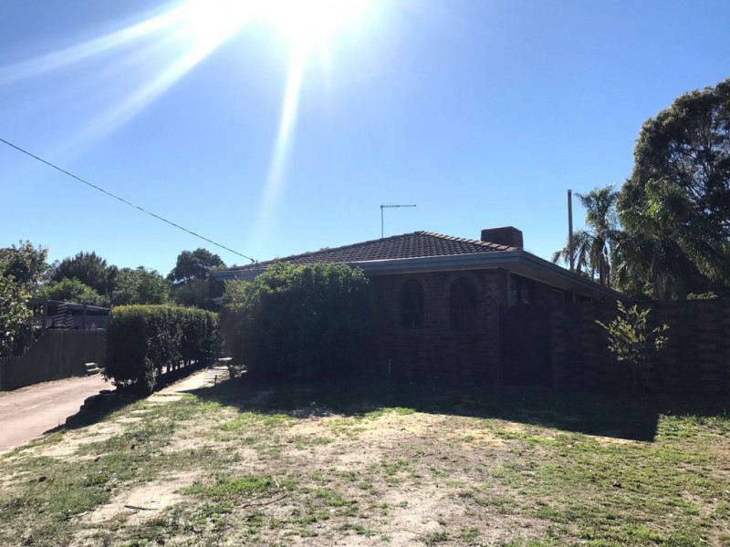 13 Carleton Crescent, Forrestfield WA 6058