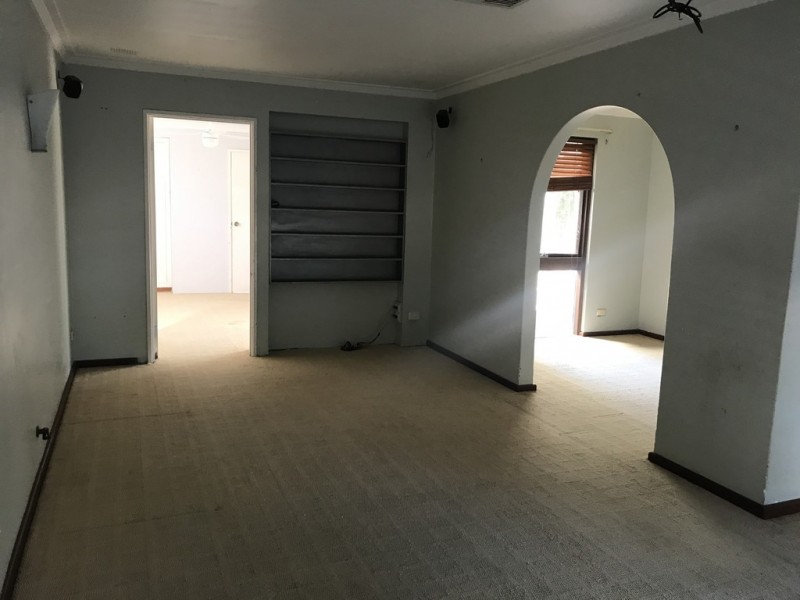 13 Carleton Crescent, Forrestfield WA 6058