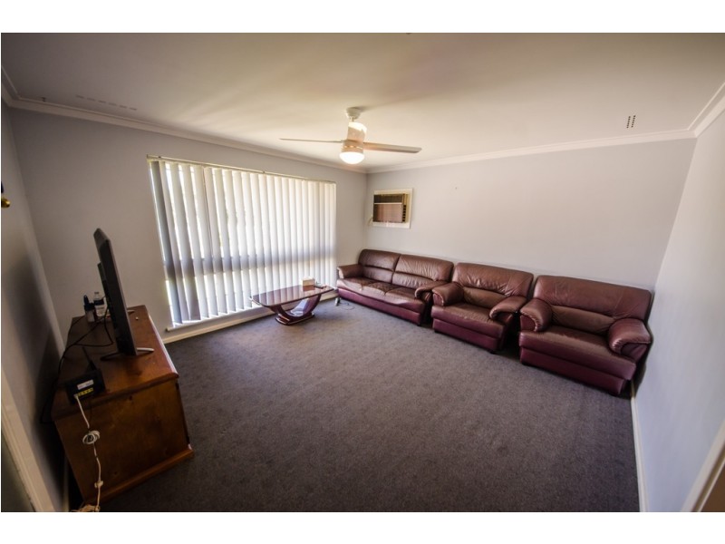 8A Brixton Street, Beckenham WA 6107