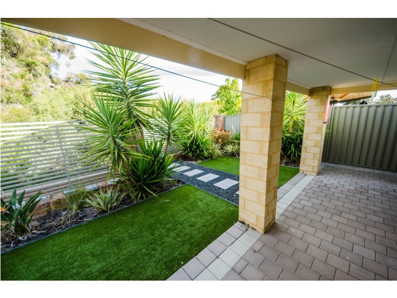 14 Crick Lane, Piara Waters WA 6112