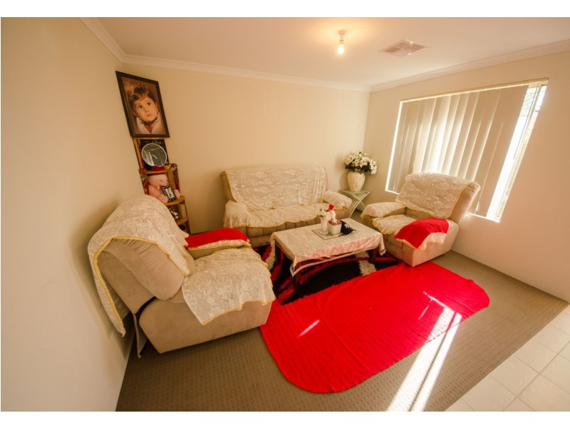 14 Crick Lane, Piara Waters WA 6112