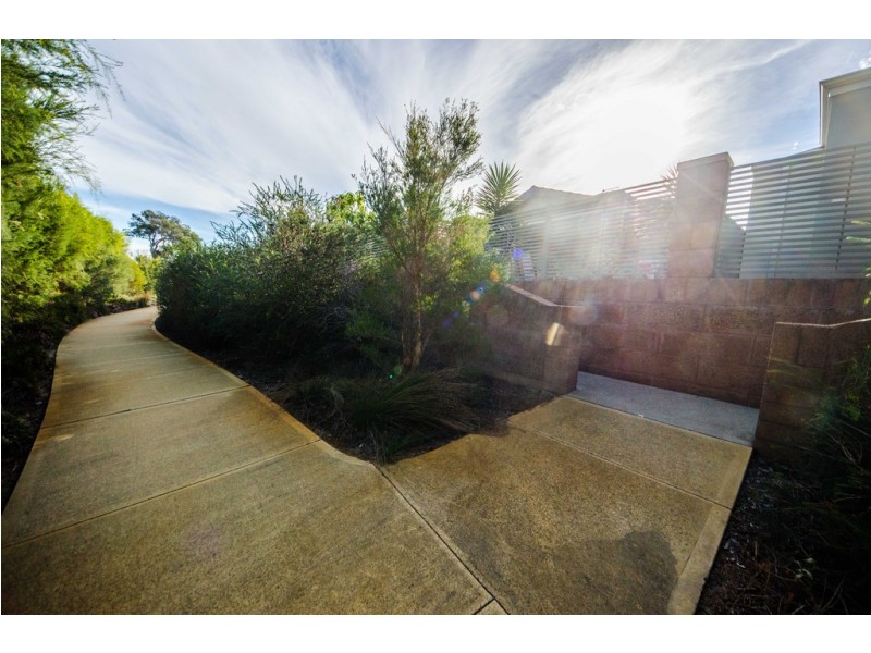 14 Crick Lane, Piara Waters WA 6112