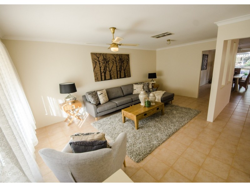 6 Woodspring Trail, Canning Vale WA 6155