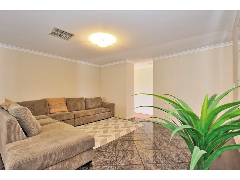 17 Froudist Circle, Southern River WA 6110