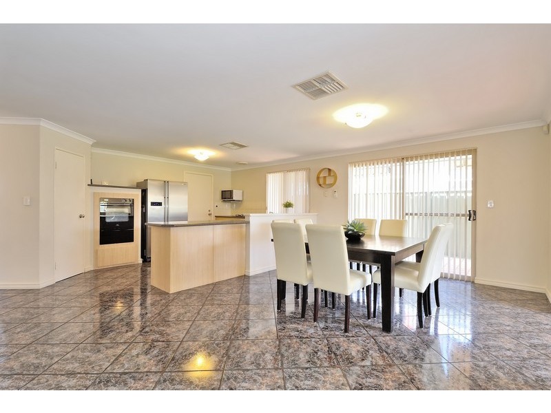 17 Froudist Circle, Southern River WA 6110