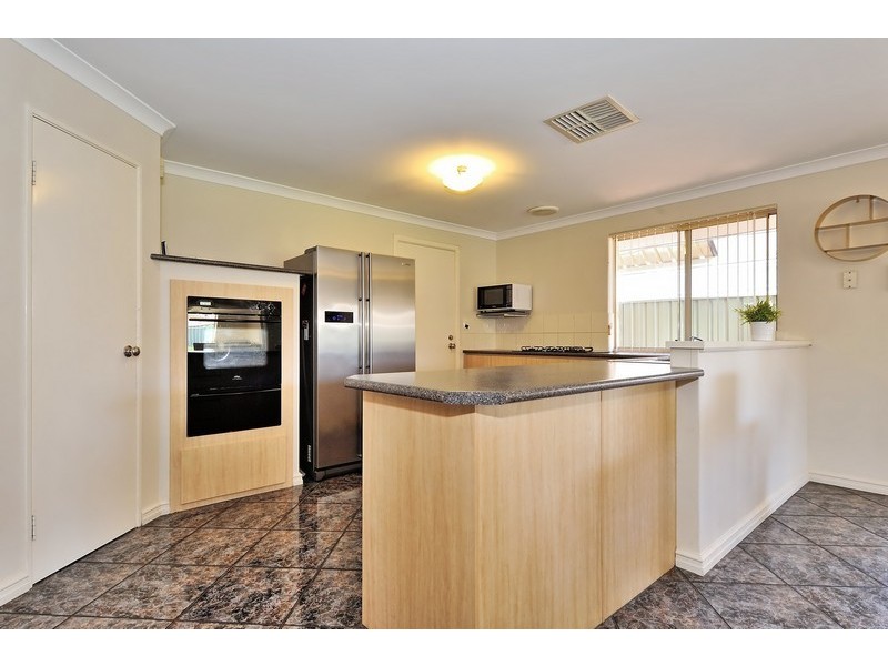 17 Froudist Circle, Southern River WA 6110