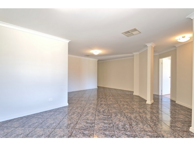 17 Froudist Circle, Southern River WA 6110