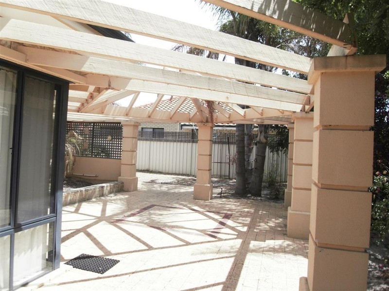 18 Burford Place, Canning Vale WA 6155