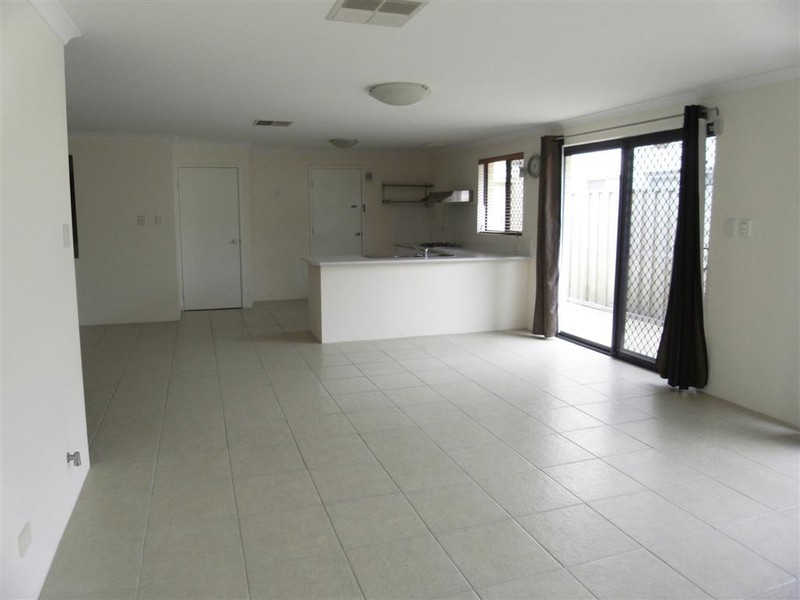 9 Caxton Parkway, Canning Vale WA 6155