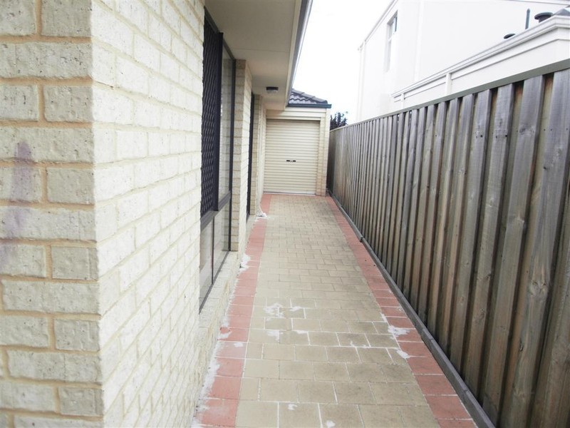 9 Caxton Parkway, Canning Vale WA 6155