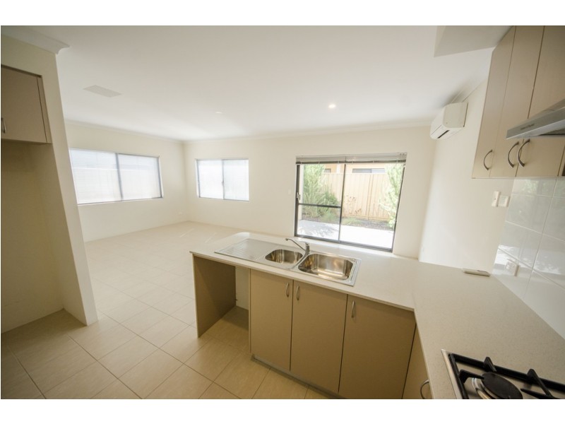 3/20 Heaney Way, Canning Vale WA 6155