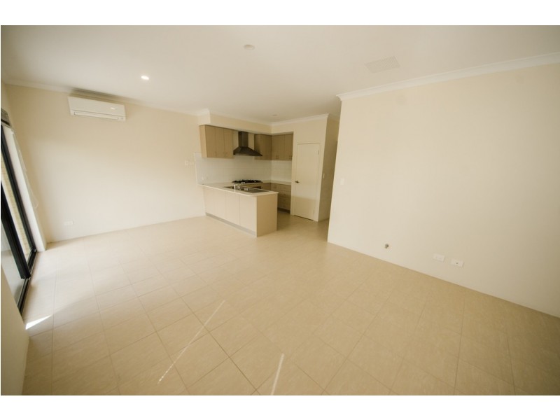 3/20 Heaney Way, Canning Vale WA 6155