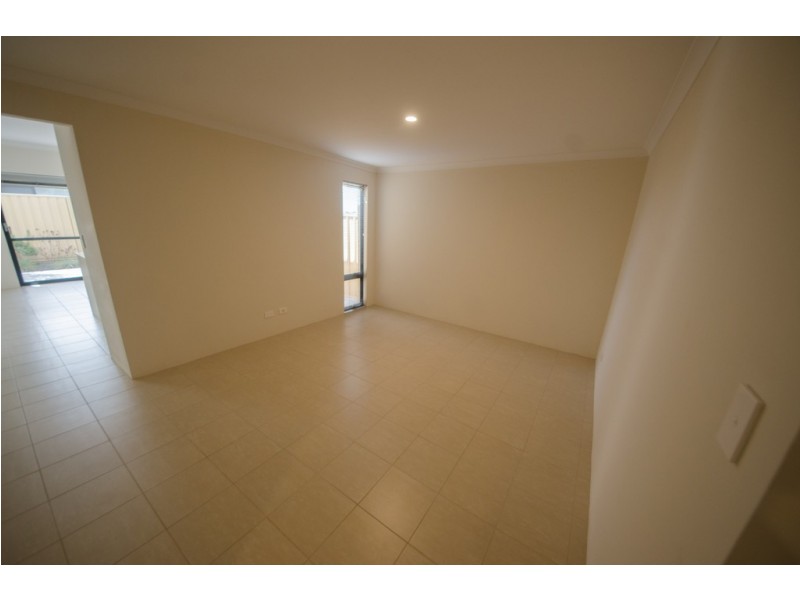 3/20 Heaney Way, Canning Vale WA 6155