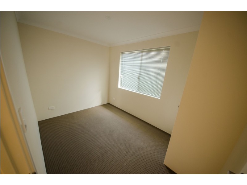 3/20 Heaney Way, Canning Vale WA 6155