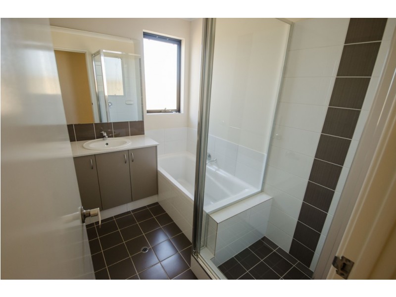 3/20 Heaney Way, Canning Vale WA 6155