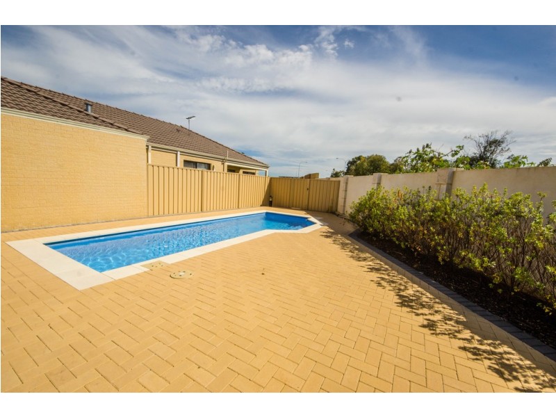 3/20 Heaney Way, Canning Vale WA 6155