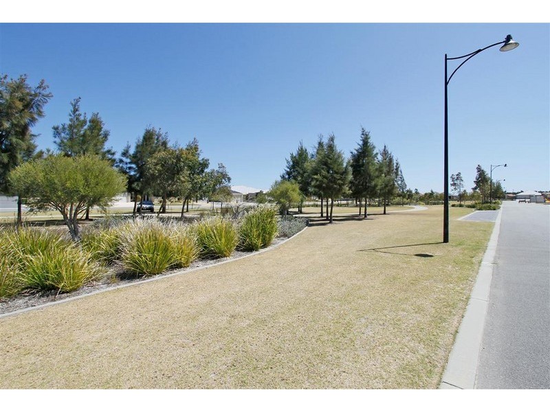 11B Baystone Parade, Harrisdale WA 6112