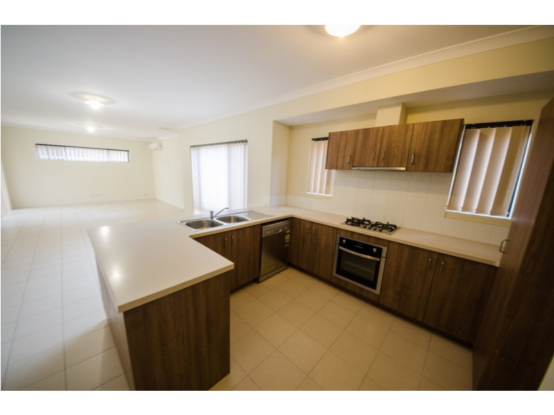 7/26 Churchill Green, Canning Vale WA 6155