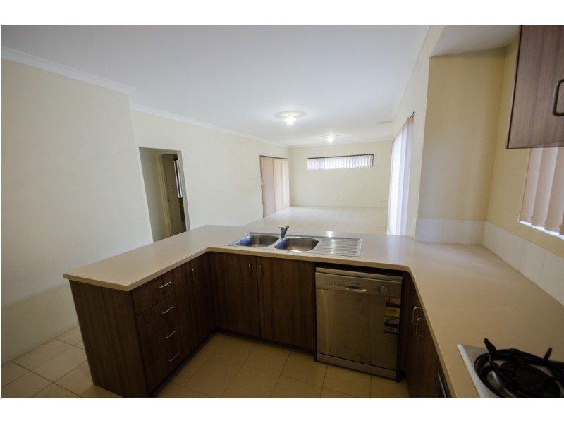 7/26 Churchill Green, Canning Vale WA 6155