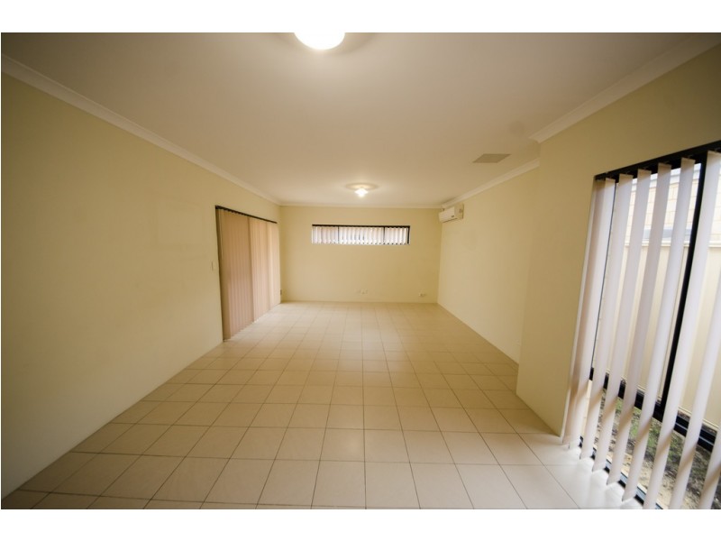 7/26 Churchill Green, Canning Vale WA 6155