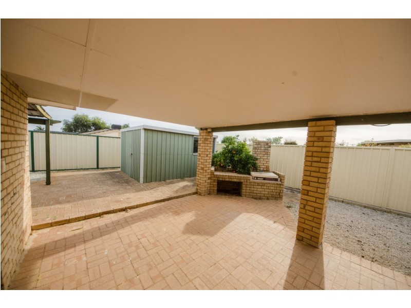 23 Explorer Drive, Thornlie WA 6108