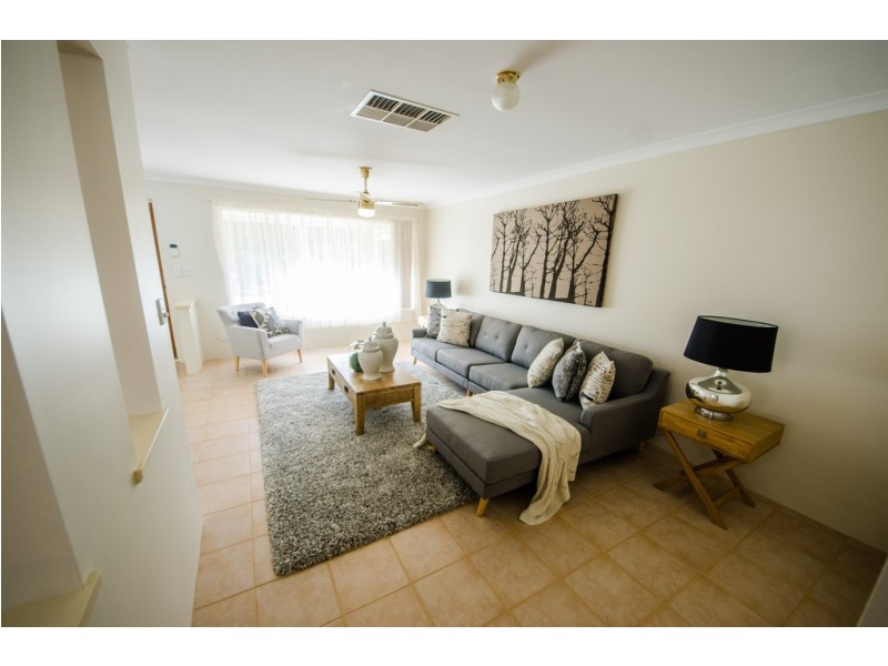 6 Woodspring Trail, Canning Vale WA 6155