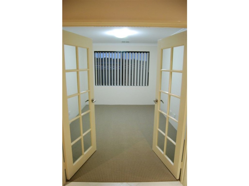 31  Surbiton Approach, Wellard WA 6170