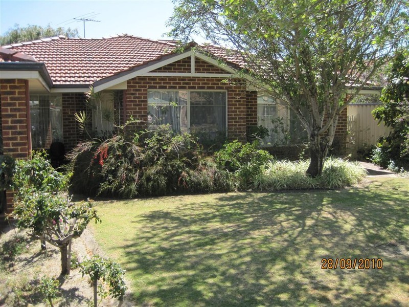 4 Retreat Mews, Canning Vale WA 6155